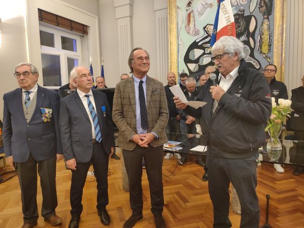 L'ancien patron du canot de Sète de 1993 à 2015 décoré le 7 décembre 2022. L'ancien patron du canot de Sète de 1993 à 2015 décoré le 7 décembre 2022.
