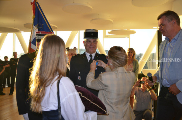 Agde - 29 septembre 2023 - Le lieutenant-colonel Jérôme Bonnafoux, SDIS 34, fait Chevalier de l'Ordre National du Mérite. Agde - 29 septembre 2023 - Le lieutenant-colonel Jérôme Bonnafoux, SDIS 34, fait Chevalier de l'Ordre National du Mérite.