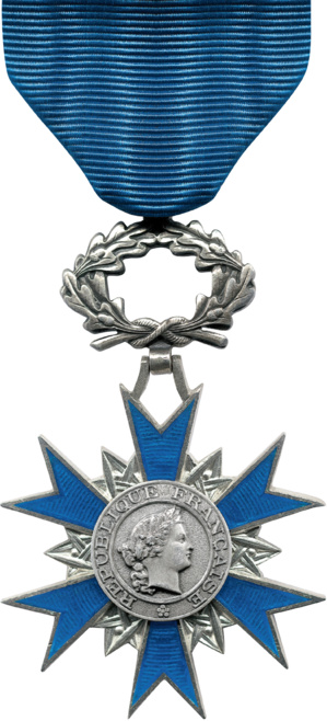 Création de l'insigne de l'Ordre