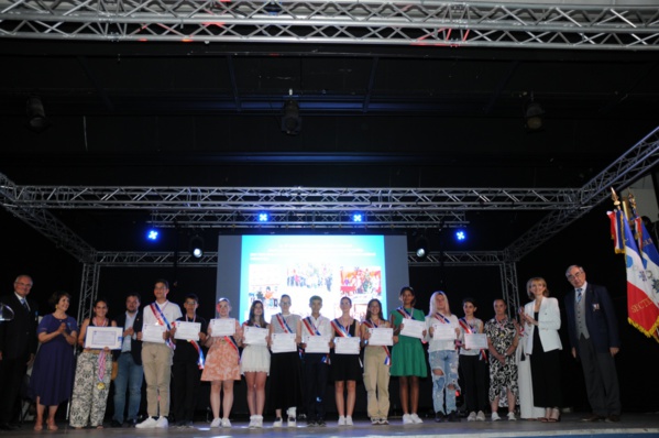 Premier prix départemental du civisme 2023 - Conseil municipal de la ville de Sète Premier prix départemental du civisme 2023 - Conseil municipal de la ville de Sète