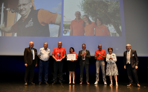 Prix de l'Engagement citoyen 2024 d’un chef d’entreprise sauveteur bénévole de la SNSM Prix de l'Engagement citoyen 2024 d’un chef d’entreprise sauveteur bénévole de la SNSM