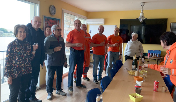 Le verre de l'amitié. Le verre de l'amitié.