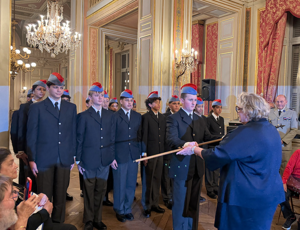 Remise du fanion Remise du fanion