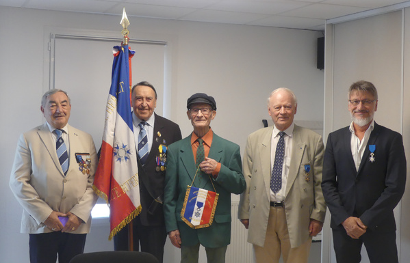 Yvan MARCOU - Michel LATORRE - Serge BOUSQUET - Maurice ANDRÉ - Marc PIMPETERRE Yvan MARCOU - Michel LATORRE - Serge BOUSQUET - Maurice ANDRÉ - Marc PIMPETERRE