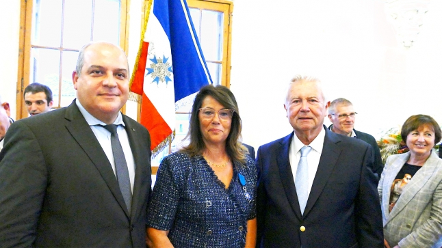 20 octobre 2021 - Saint-Drézéry - Réception dans l'Ordre au grade de chevalier de Mme Jackie GALABRUN-BOULBES, maire de Saint-Drézéry, par Jean-Pierre GRAND, sénateur de l'Hérault